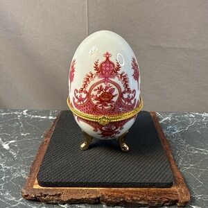Vintage Porcelain Hinged Egg Trinket Jewelry Box 4" Red Floral Treasurer